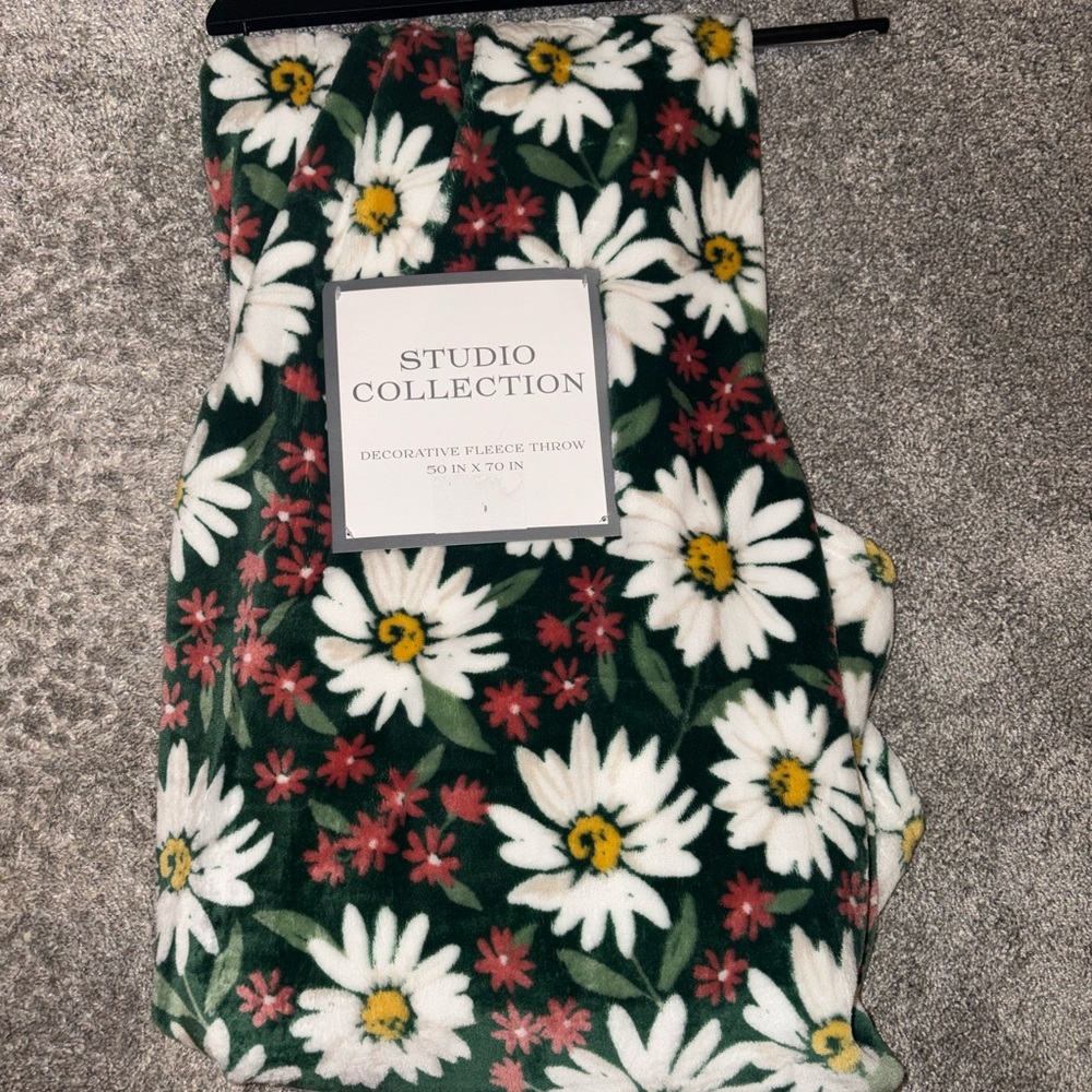 Studio Collection Floral Fleece Throw Blanket - Green and White